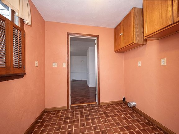 5th image of 115 Freeport St