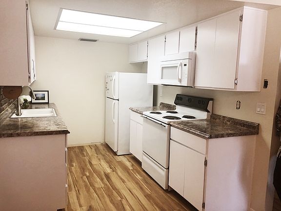 5th image of 9646 W Cinnabar Ave APT B