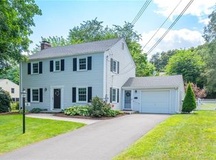 8 Chapman Rd, West Hartford, CT 06107