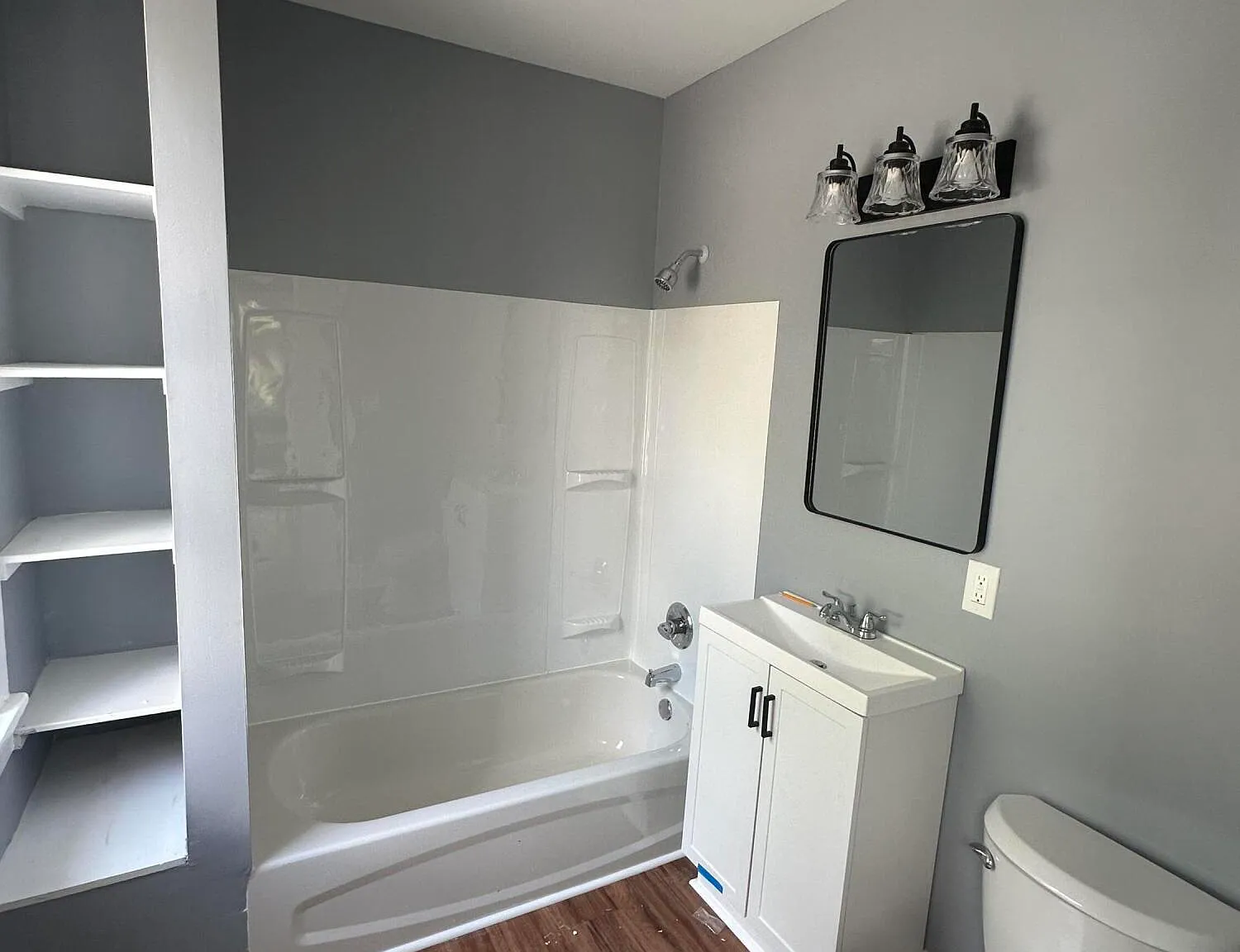 10 bed, 9.5 bath, 5000 sqft, $1,300 — Photo 2