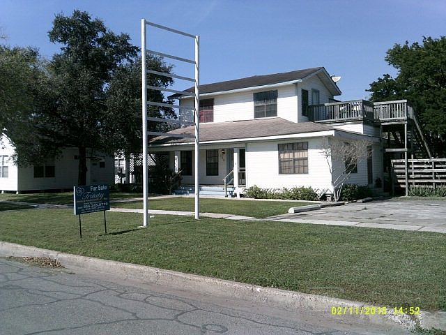 2nd image of 209 W Polk St