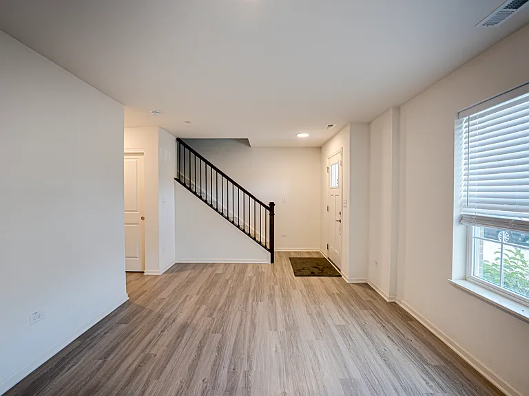 2945 Showplace Dr — Photo 4