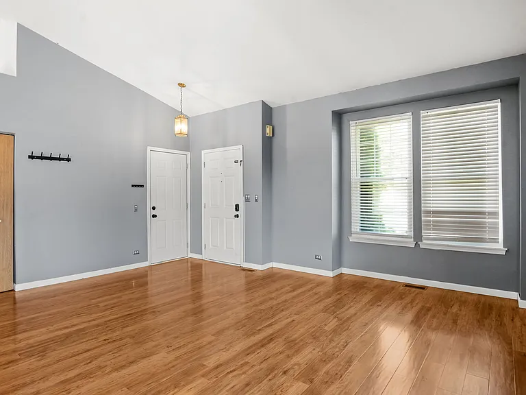 776 Chesterfield Ln — Photo 6