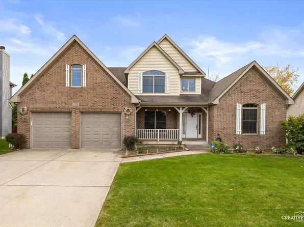 1222 Bristol Dr W, Sycamore, IL 60178