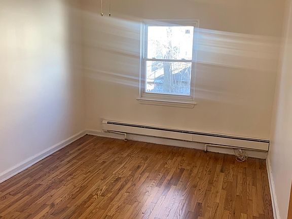 4th image of 2915 Philip Ave #1