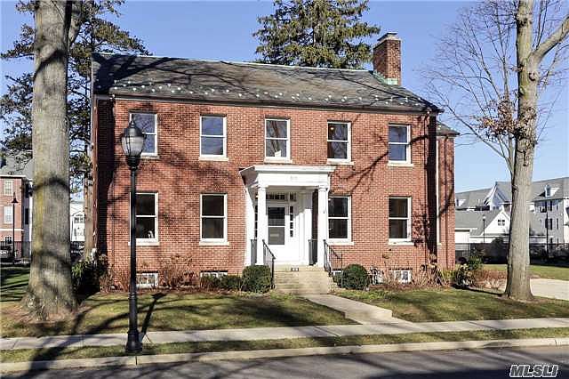 1st image of 315 Ellington Ave E