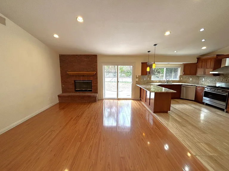 904 Sky Meadow Pl — Photo 12