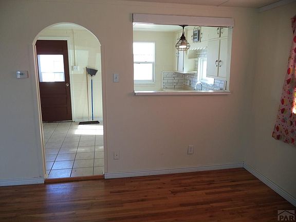 3rd image of 2118 S Prairie Ave