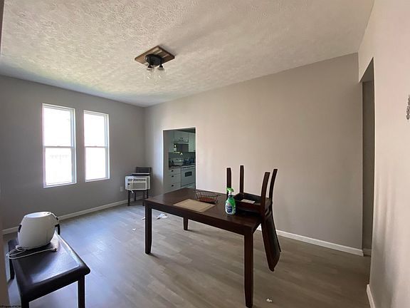 4th image of 214 Murray Ave