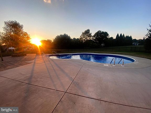 3rd image of 936 Wetherburn Dr