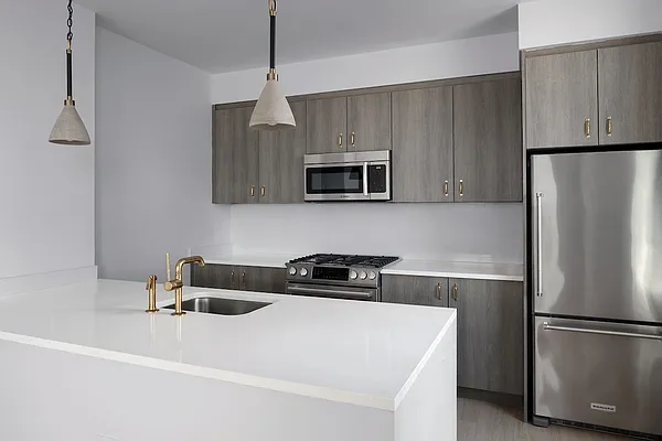 Rented by Greystar | media 6