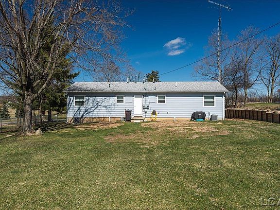 3rd image of 3917 Spielman Rd