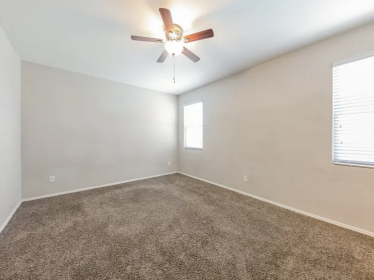 2444 W Tamarisk Ave — Photo 10