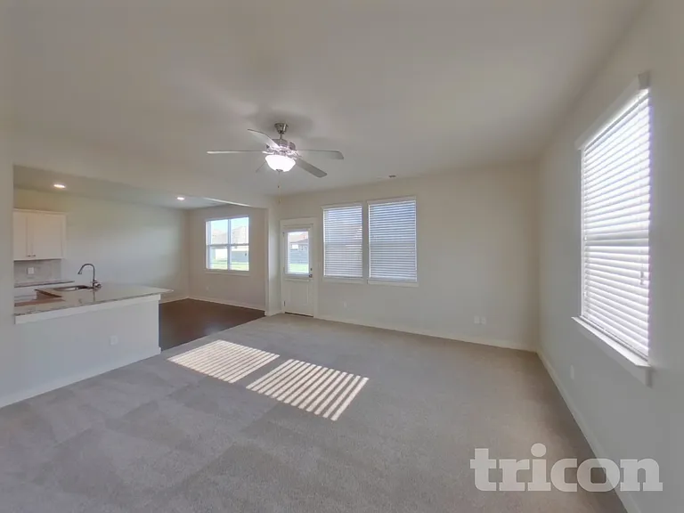 4822 Kingdom Dr — Photo 3