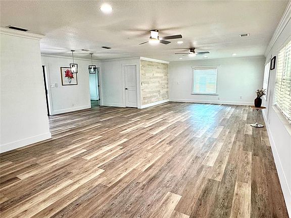 5th image of 9310 SE 164th Pl