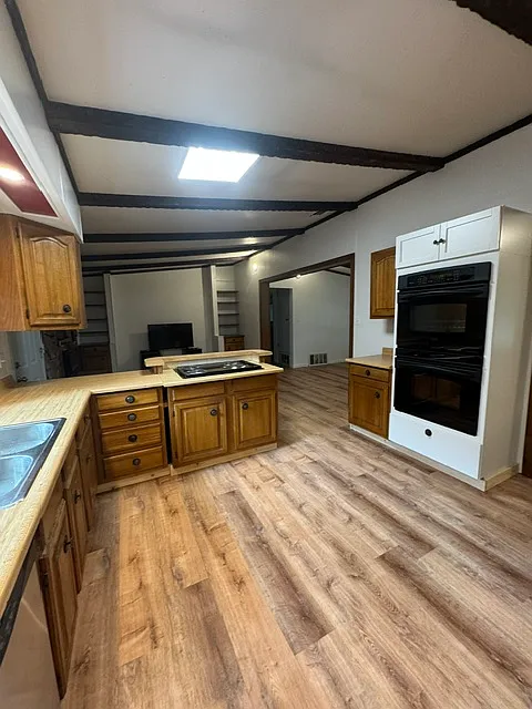 3 bed, 1560 sqft, $2,500 — Photo 3