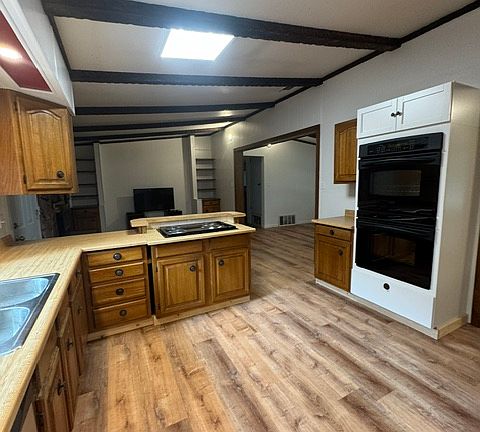 3rd image of 11 Timber Dr