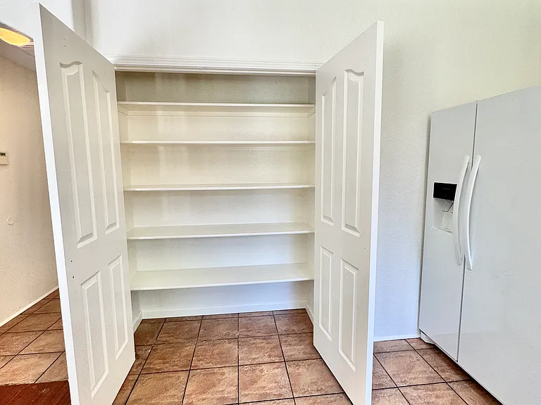 2520 Napoli Dr — Photo 7