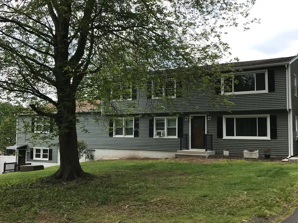 240 Foxon Blvd #2R, East Haven, CT 06513