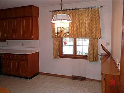 3rd image of 325 Beauvoir Cir