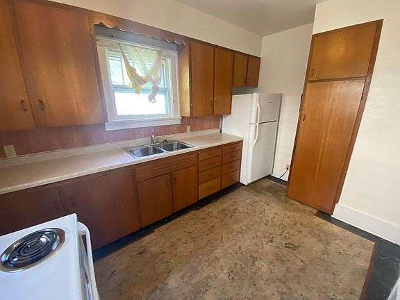 4th image of 404 E Davenport St
