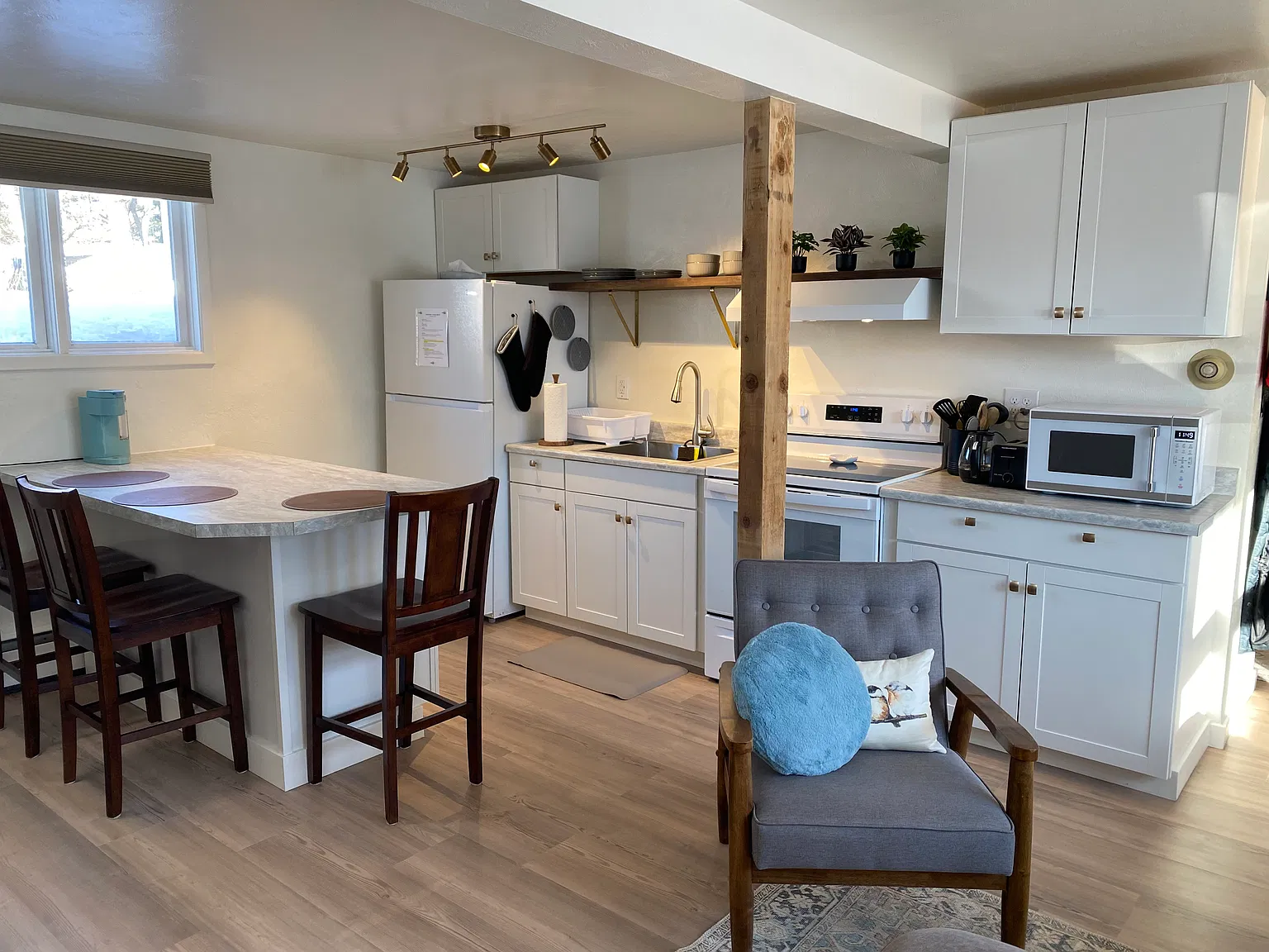 2 bed, 570 sqft, $1,875 — Photo 4
