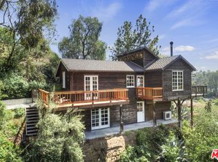 2630 N Beachwood Dr, Los Angeles, CA 90068