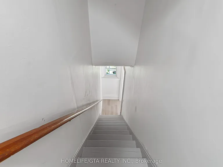 4 Melbourne St W — Photo 12