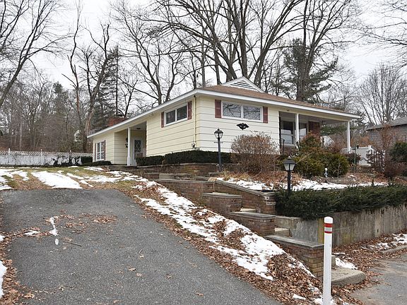 3rd image of 141 Lake Shore Dr