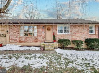 1079 Princeton Dr, Hummelstown, PA 17036