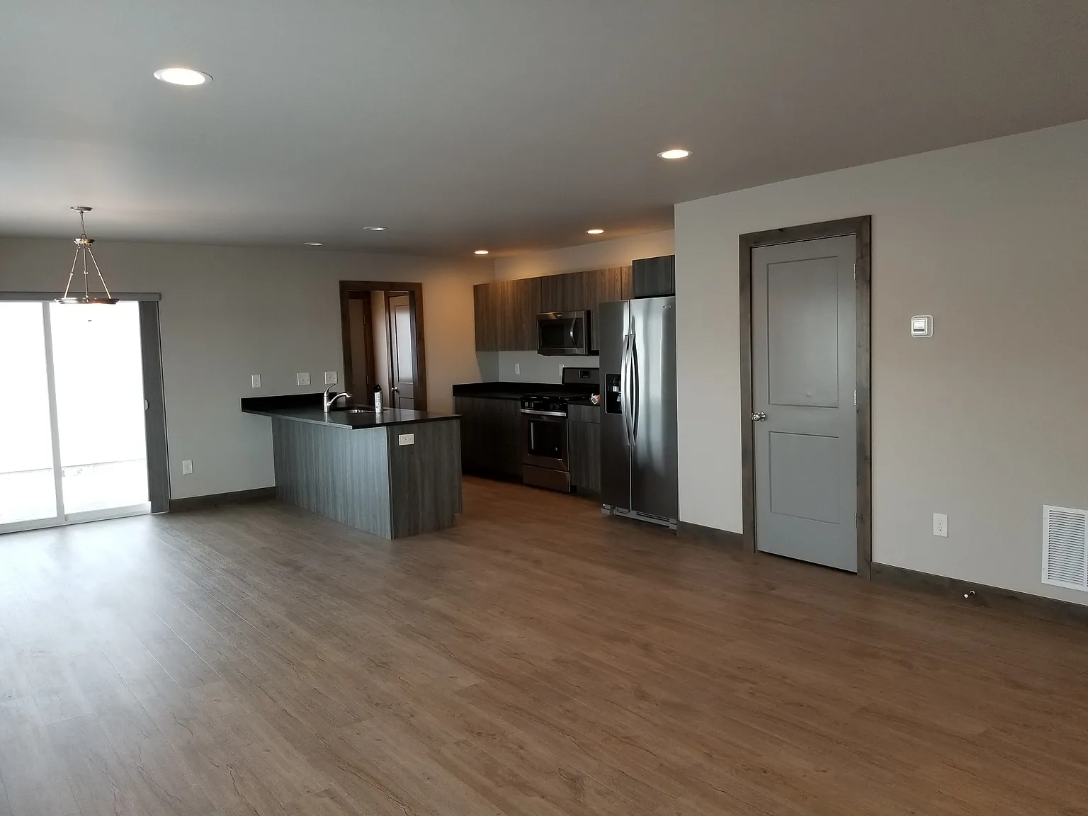 3 bed, 2.5 bath, $2,500 — Photo 4