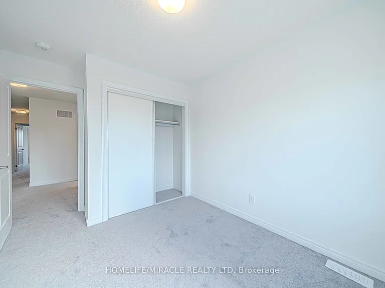 1054 Lockie Dr — Photo 2