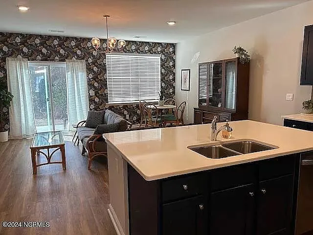 Building Photo - 3559 Roseblossom Dr