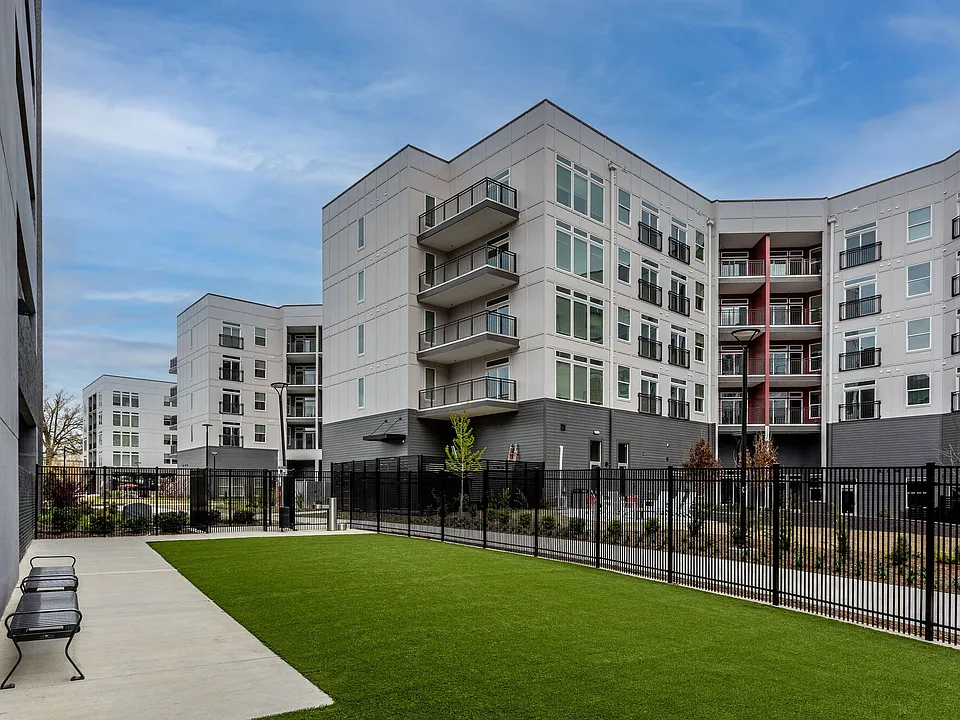 Centro at Pine Nash