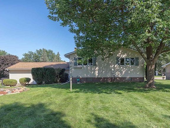 3rd image of 2504 Minnetonka Dr