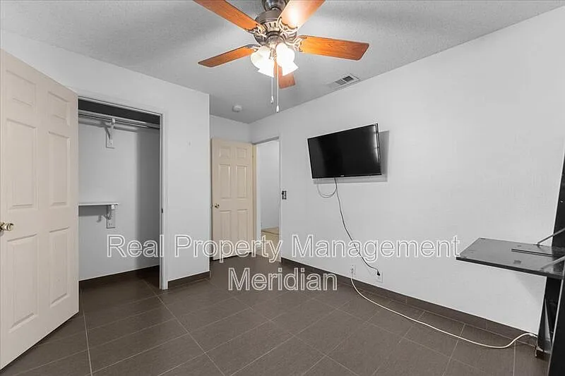 3 bed, 2.0 bath, 1751 sqft, $2,275 — Photo 3