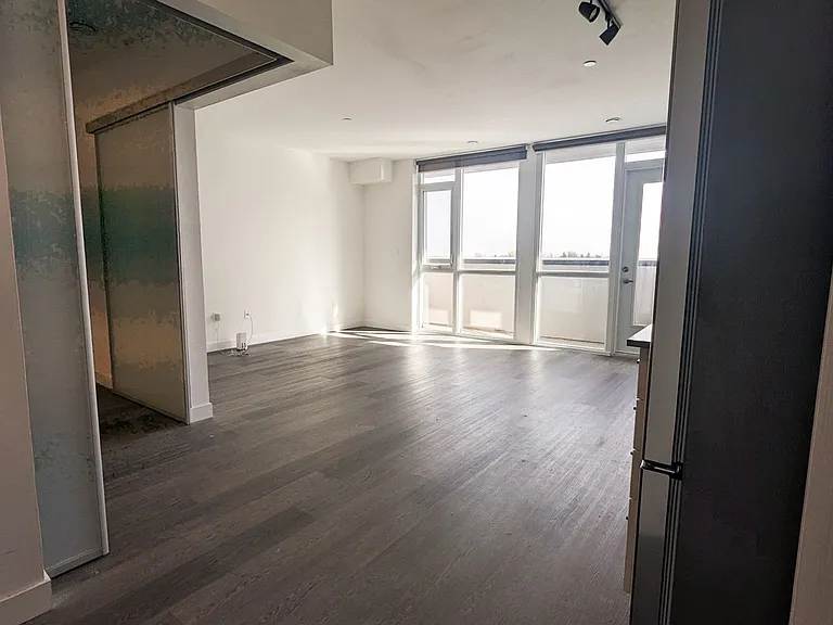 388 King St E #501 — Photo 8