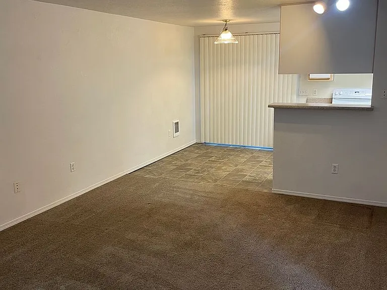 Bonita Court — Photo 20