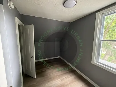 4144 Hyde Avenue - Upstairs — Photo 3
