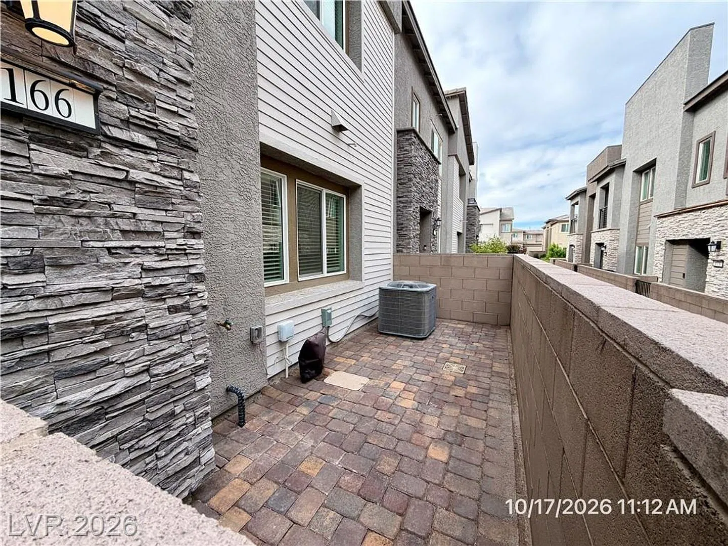 Stylish Cadence Townhome with Mountain Views & Private Balconies — Photo 3