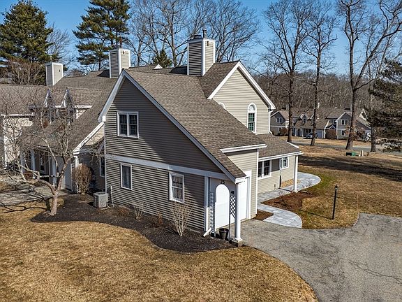 2nd image of 25 Ipswich Woods Dr