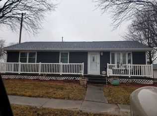 555 Madison St, Winthrop, IA 50682