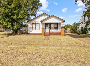 322 S 13th St, Clinton, OK 73601
