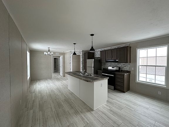 5th image of 2906 Banbury Ct