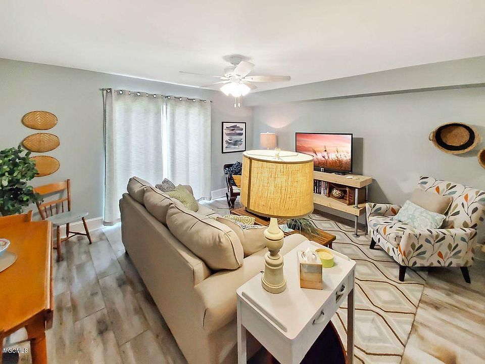 1st image of 1664 Beach Blvd