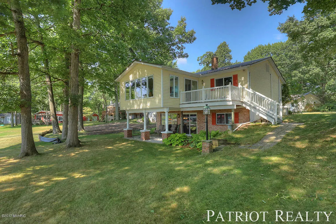 9002 Deer Point Dr photo 1