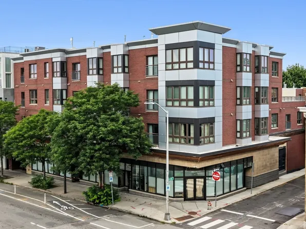 1975 Massachusetts Ave #302, Cambridge, MA 02140