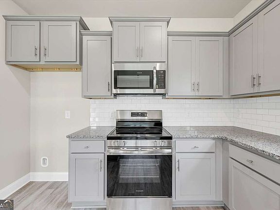 5th image of 321 Angela Ave #3