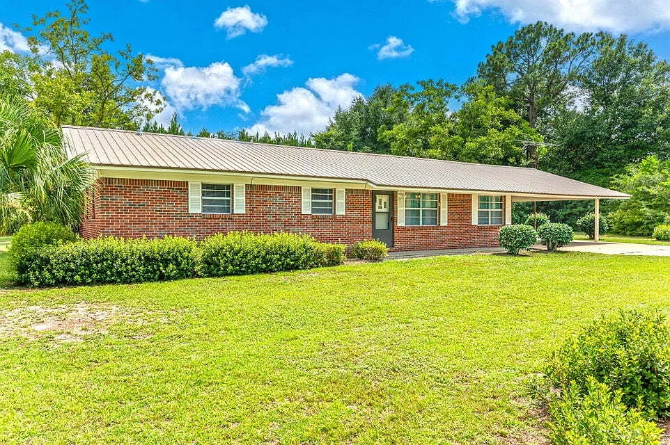 3 bed, 2.0 bath, 1479 sqft, $1,550 — Photo 3
