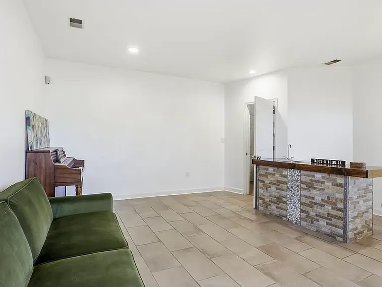 4550 Fair Valley Dr — Photo 27